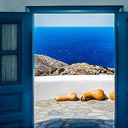 Aeri Karavostasis (Folegandros)